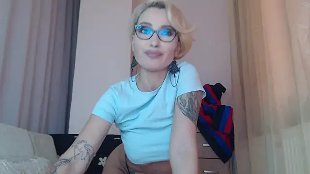 JADAPink___ webcam