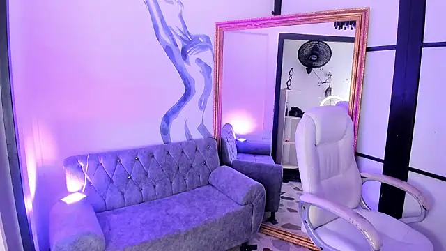 Watch MelodyPrice live on EroticFlix - High definition streams