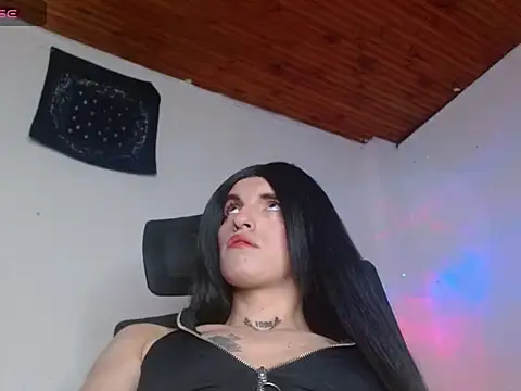 Scarlett_crastrawberry live cam on StripChat
