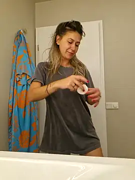 CelynaRoss webcam