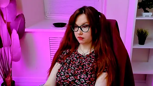 CarolGiggly webcam