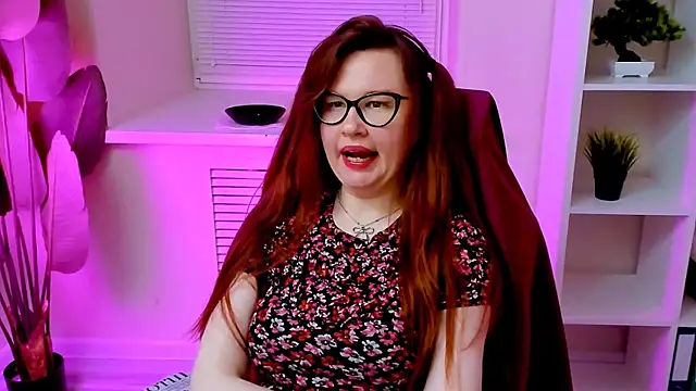 CarolGiggly webcam