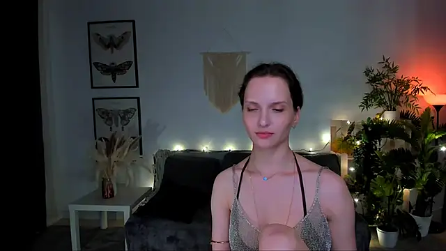 Ariadna_Shy webcam