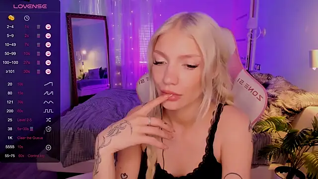 AnyaTaylor_ live cam on StripChat