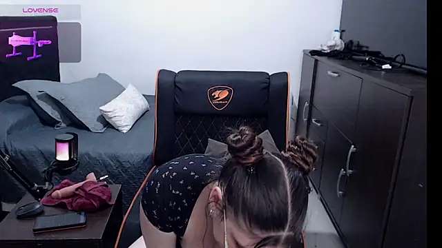 xxbbtaa (F young) - Plug anal+ Open asss