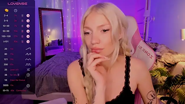 AnyaTaylor_ webcam