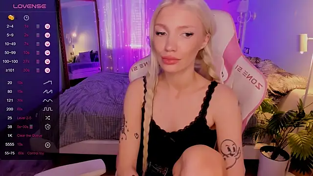 AnyaTaylor_ webcam