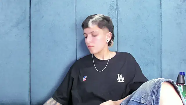Watch Megan_Thompson_ live on EroticFlix - High definition streams