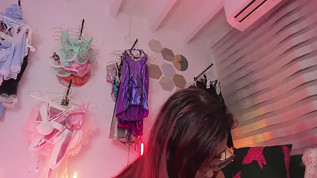 Watch Cherry_Scarlet_ live on EroticFlix - High definition streams