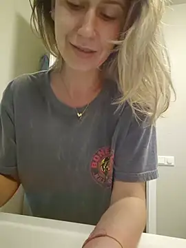 CelynaRoss webcam