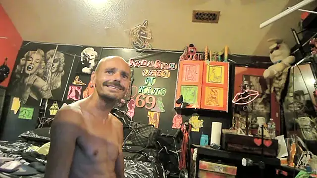 daddyandsplashqueen (Ask my age) - switch to a thong