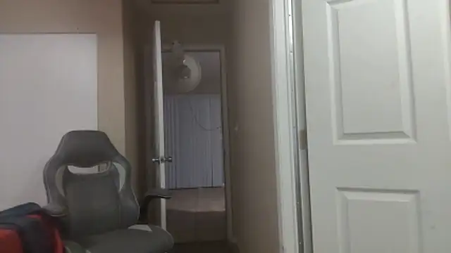 Huntzg23 live sex cam