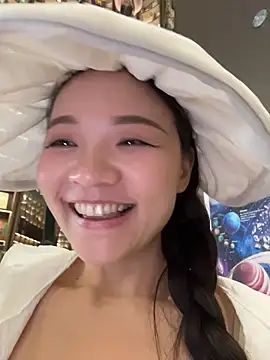 xiaochengzi505 (F milf) - 上身真空到下播