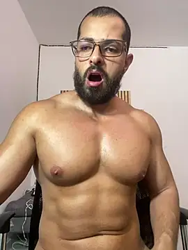magnumchris - Magnumchris's free webcam - UK Sex Cams