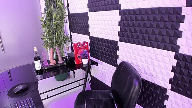 Watch AlinaMorris live on EroticFlix - High definition streams
