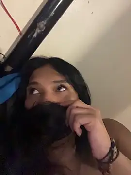 slutty_aki's room