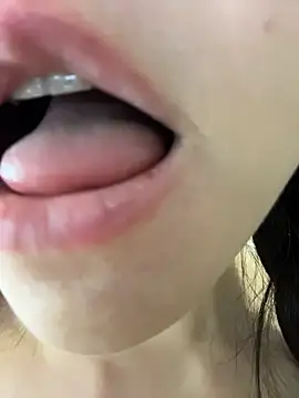 xiaochengzi505 (F milf) - 上身真空到下播