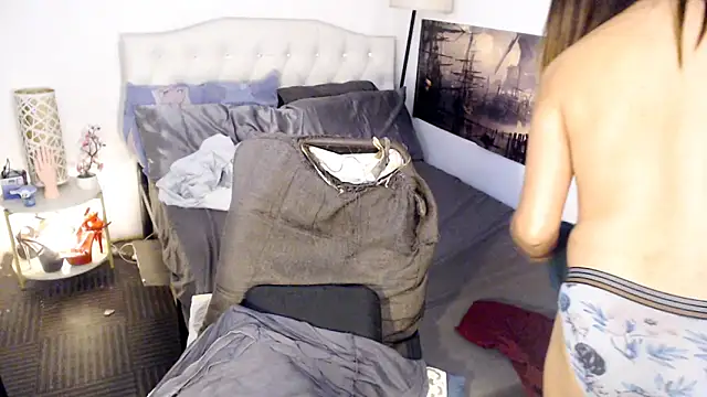 NinaDOM4CUM webcam