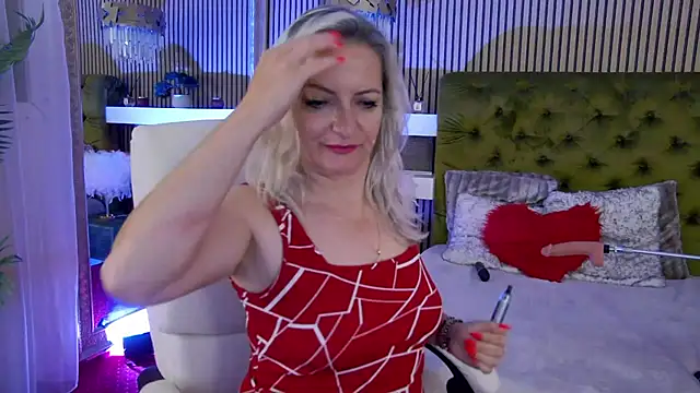 LadyTouch live cam on StripChat