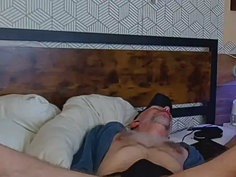 your-new-hoT-uncle webcam