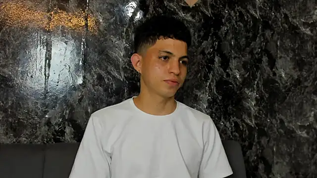 cameron_lux77 webcam