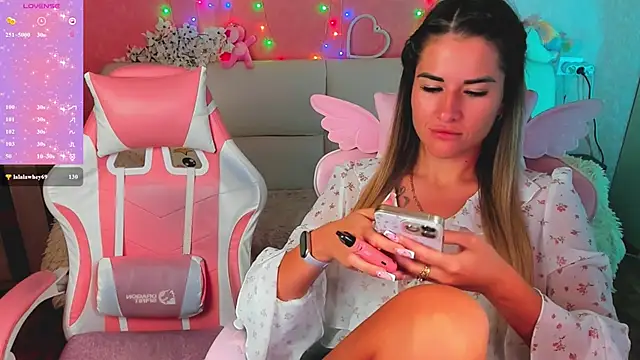 hotty_girls_here (G young) - HOT KISS