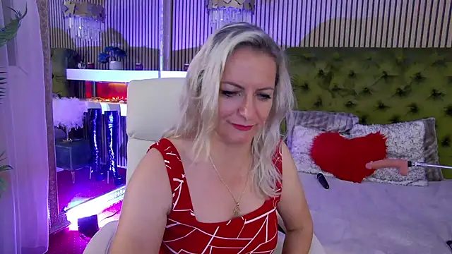 LadyTouch live cam on StripChat