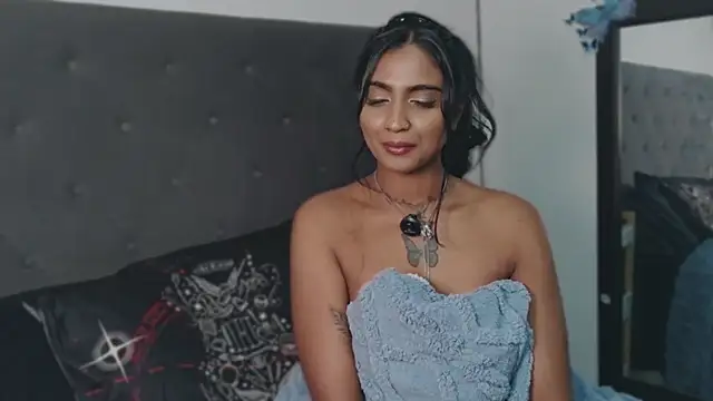 Watch Delilah_Blazee live on EroticFlix - High definition streams