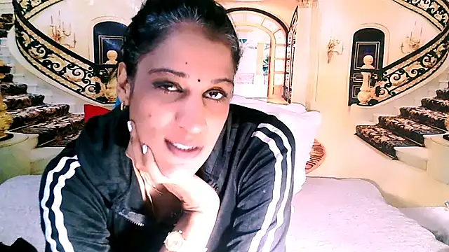 IndianSexcSmyle webcam
