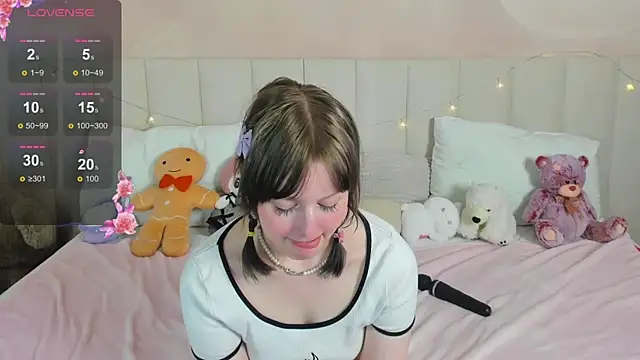 AdeleSilvy live cam on StripChat