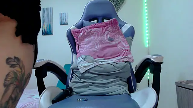 KENYEVANS webcam