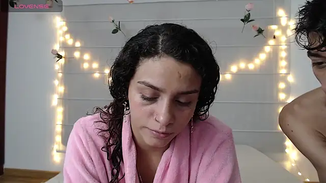 Watch Sarabubbie live on EroticFlix - High definition streams