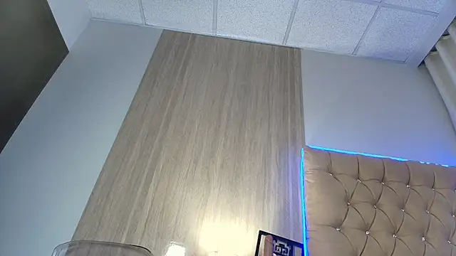 Watch Maddyluxe live on EroticFlix - High definition streams