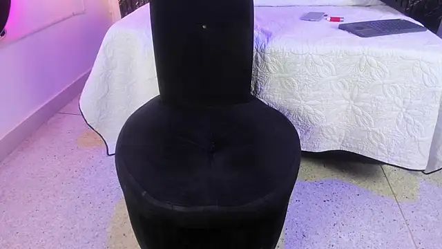 Miia_Deluxe webcam