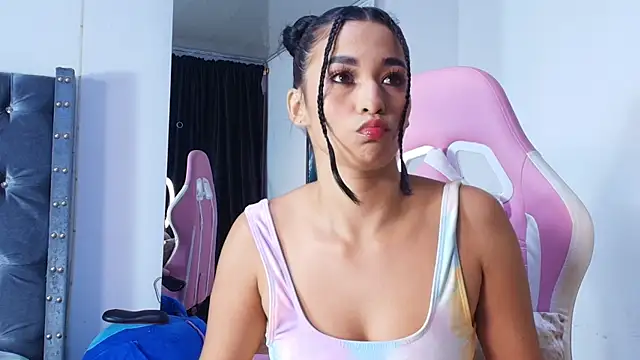 Watch GraceWallace_ live on EroticFlix - High definition streams