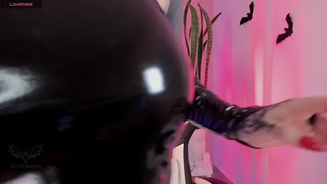VelvetVampiree
