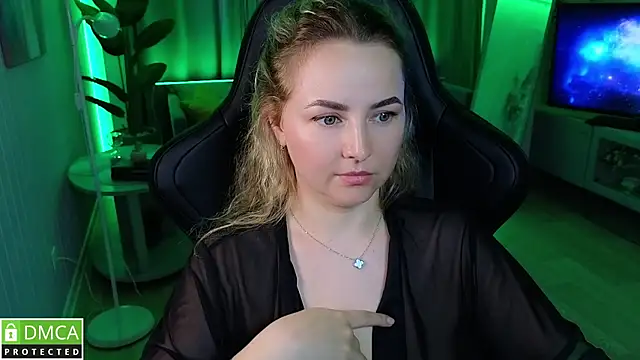 Mira_Mermayd live cam on StripChat