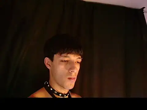 dark_men1 webcam