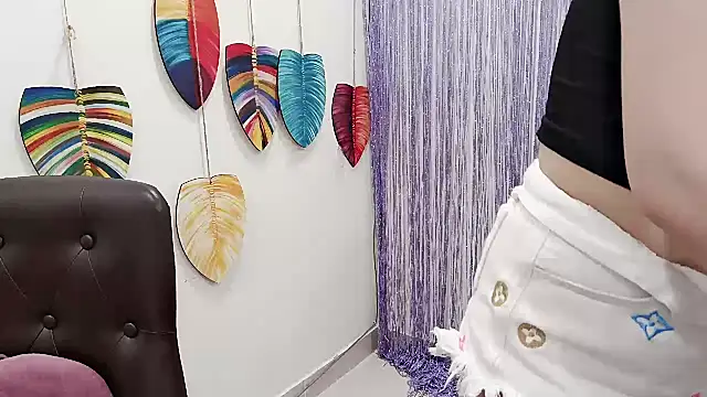 ari-sweety (F young) - happy with me