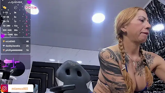 Ladyy_Scarlett webcam