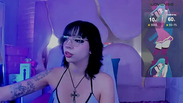 NaniiSisy webcam
