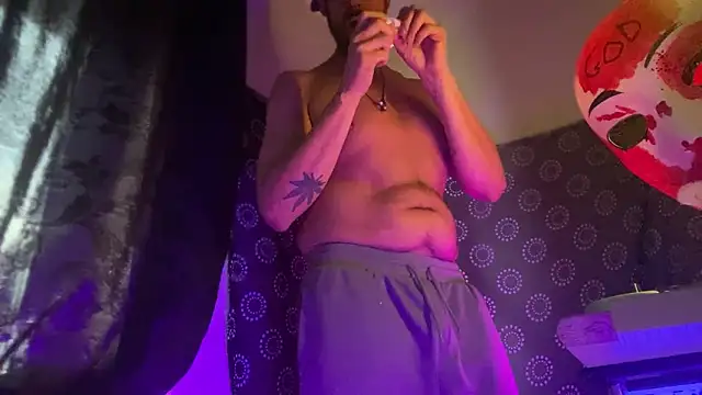 Guyst049 webcam