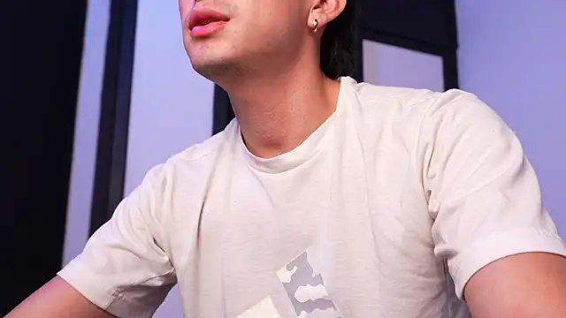 sweettaaron01 webcam