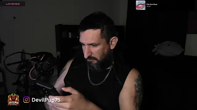 DevilPup75_ webcam