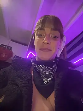 Watch SalyTredelMonte live on EroticFlix - High definition streams