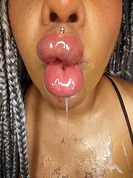 Queen_Amara webcam