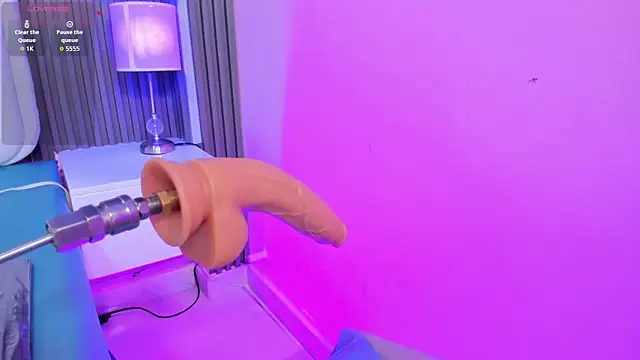 lia_sucker webcam