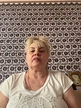 AnastasiaGrey777 live cam on StripChat