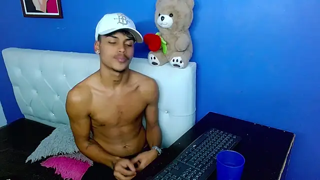 Angel_foxc13 webcam