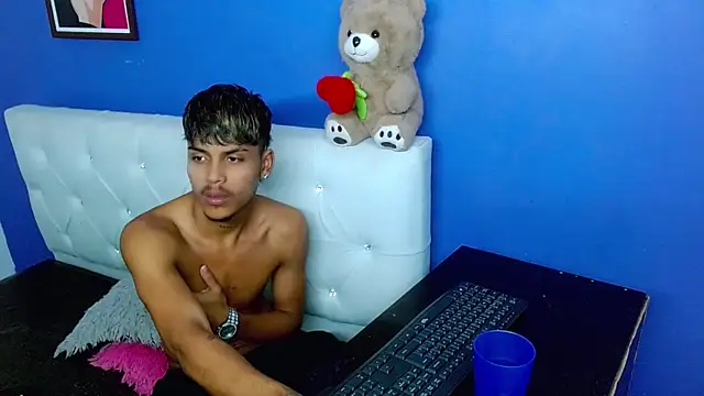 angel_foxc13 - Angel_foxc13's free webcam - UK Sex Cams